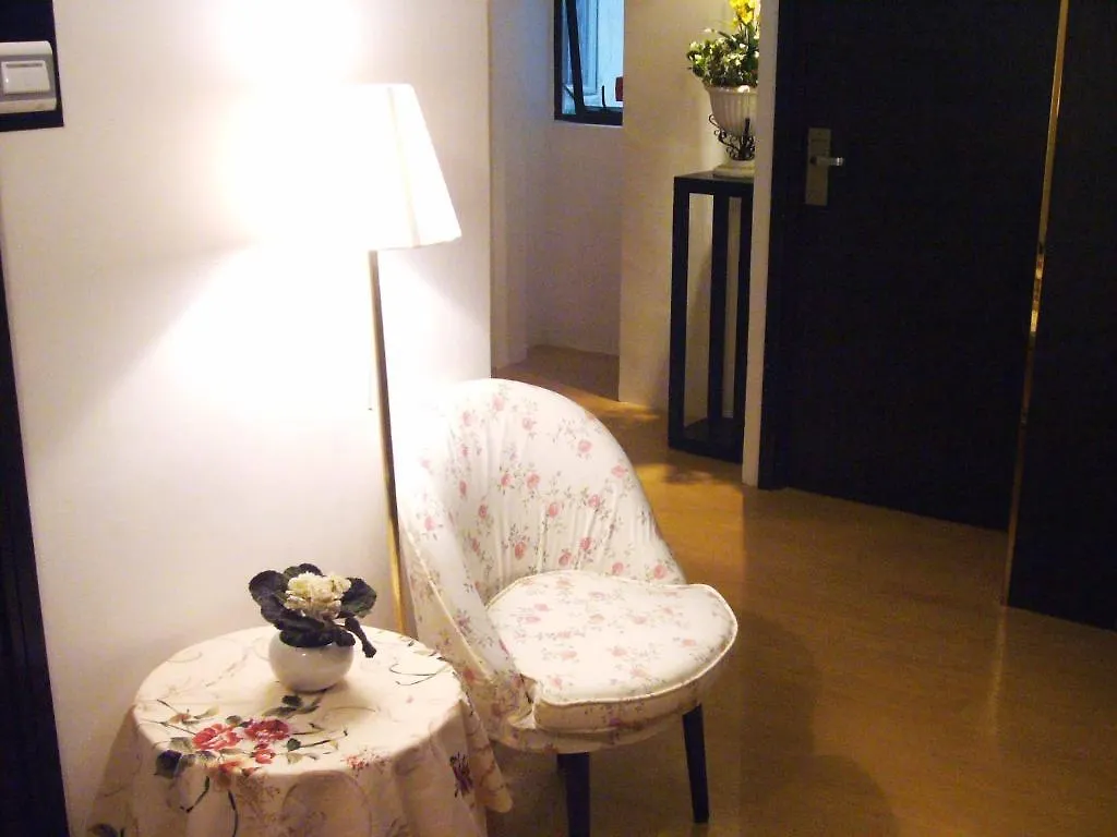 Bridal Tea House Hotel Tai Kok Tsui - Li Tak St Kowloon   Kowloon (Hong Kong)